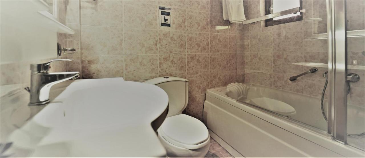 Hotel Tourist Парга Экстерьер фото
