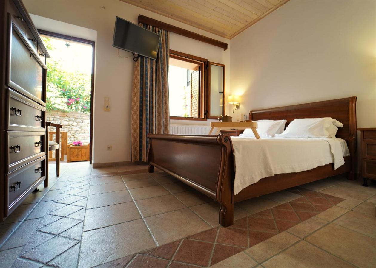 Hotel Tourist Парга Экстерьер фото